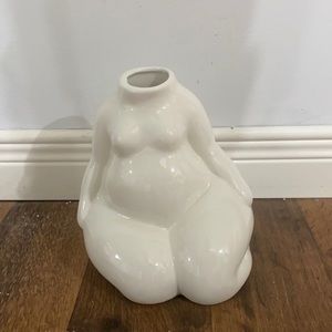Plus size woman ceramic sculpture